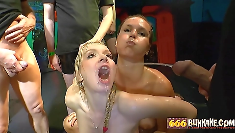 Amateur blonde girl getting a good deepthroat and rimming