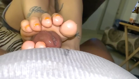 Hot amateur with tattoos gets her feet fucked hard