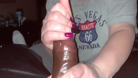 Mature whore gives her best handjob to her boyfriend