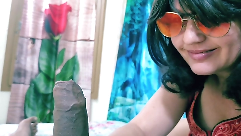 Amateur mature woman with a big ass and a nice body