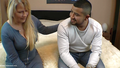 Sexy mature milf gives her step daughter a blowjob