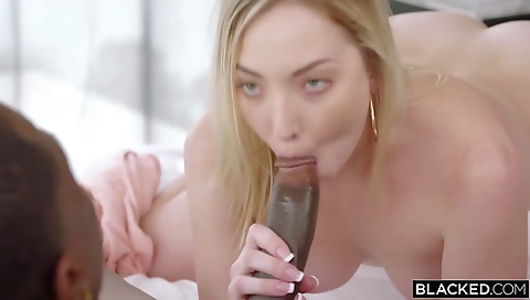 Amateur big cock cunnilingus porn from busty blonde and brunette girl