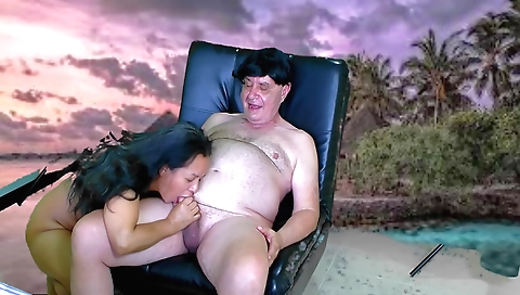 Interracial porn amateur blonde and asian porn video