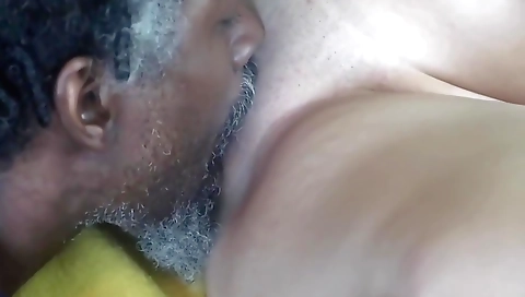 I'm giving a cunnilingus and licking a cock in my ass