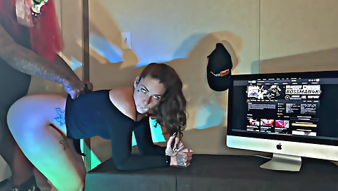 Big ass brunette amateur video show with real sex 1