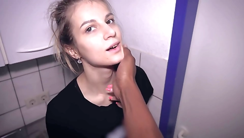 Hot amateur blonde with a juicy booty gets her ass rammed