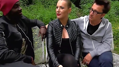 Ebony teen gets two huge cocks on and gets a cumshot